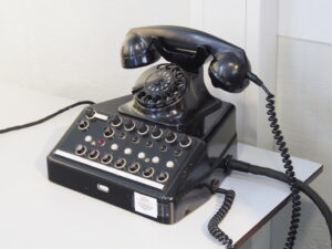 Museum_Verbindingsdienst_Old_telephone_pic4